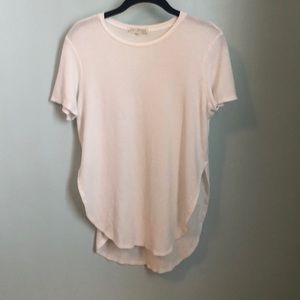 Short sleeve classic white shirt.